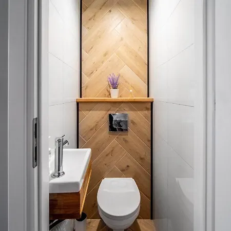 Wyjatkowy Przy Lesie By Renters Lägenhet